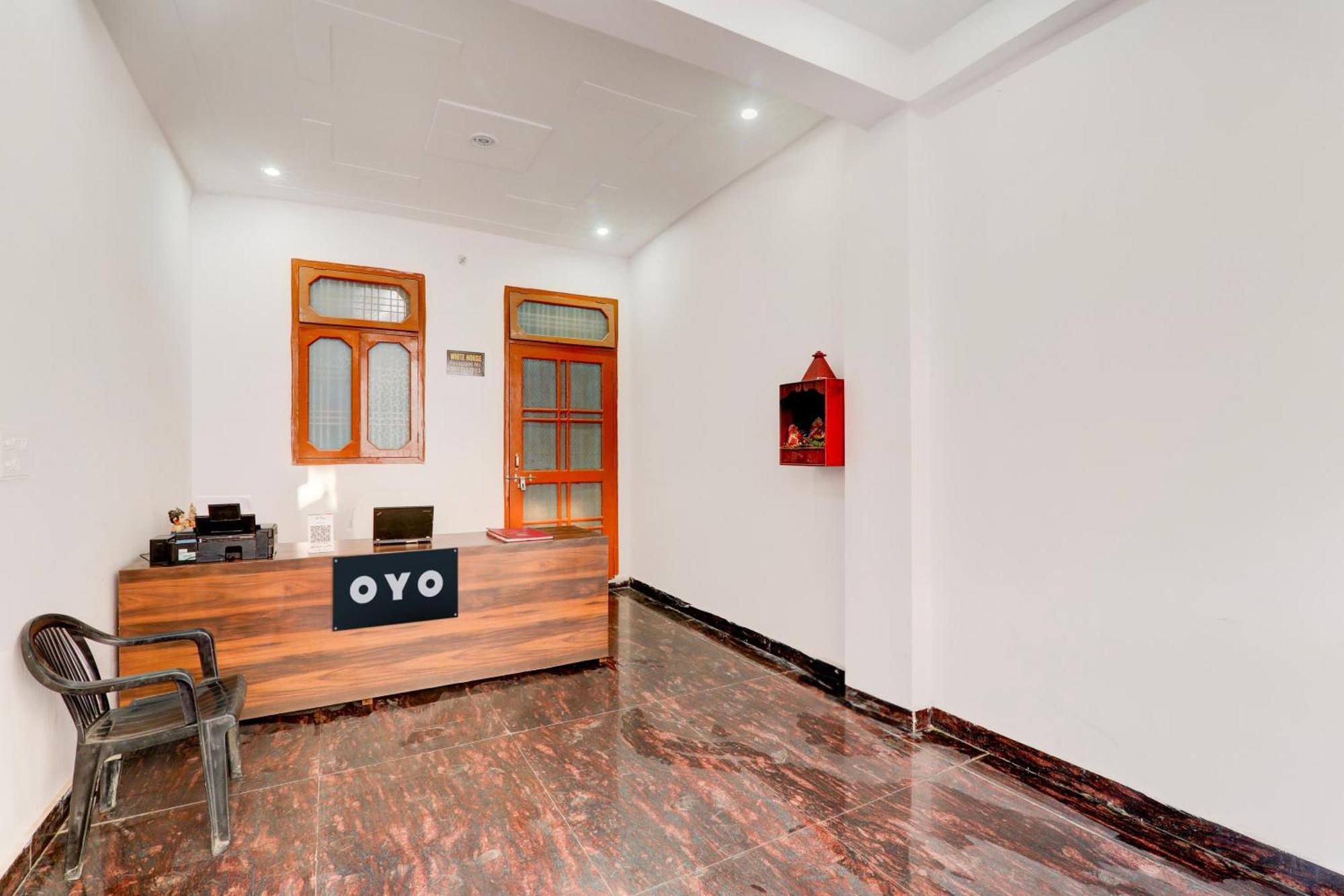 Hotel O White House Hasanganj Екстериор снимка