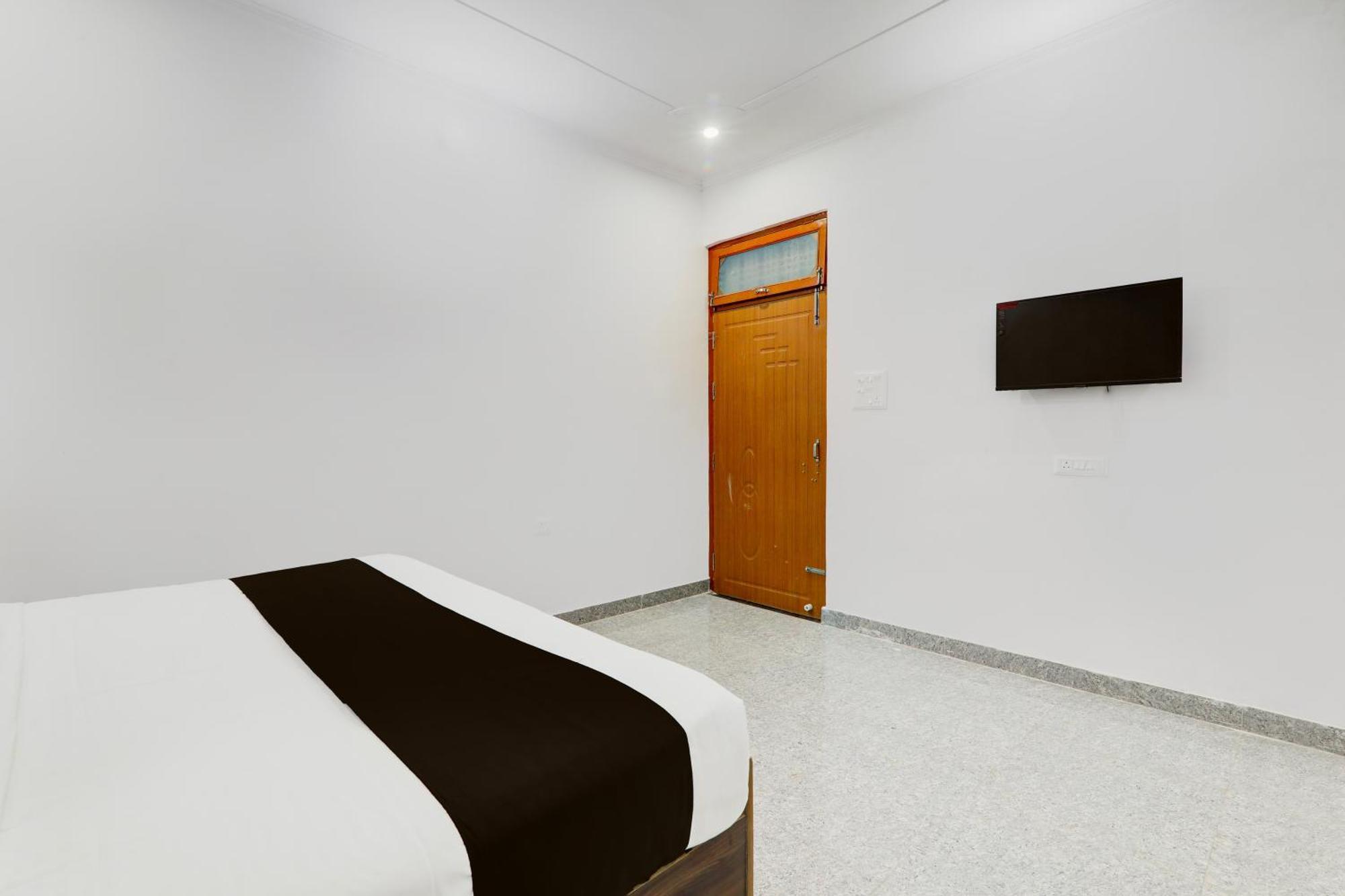 Hotel O White House Hasanganj Екстериор снимка