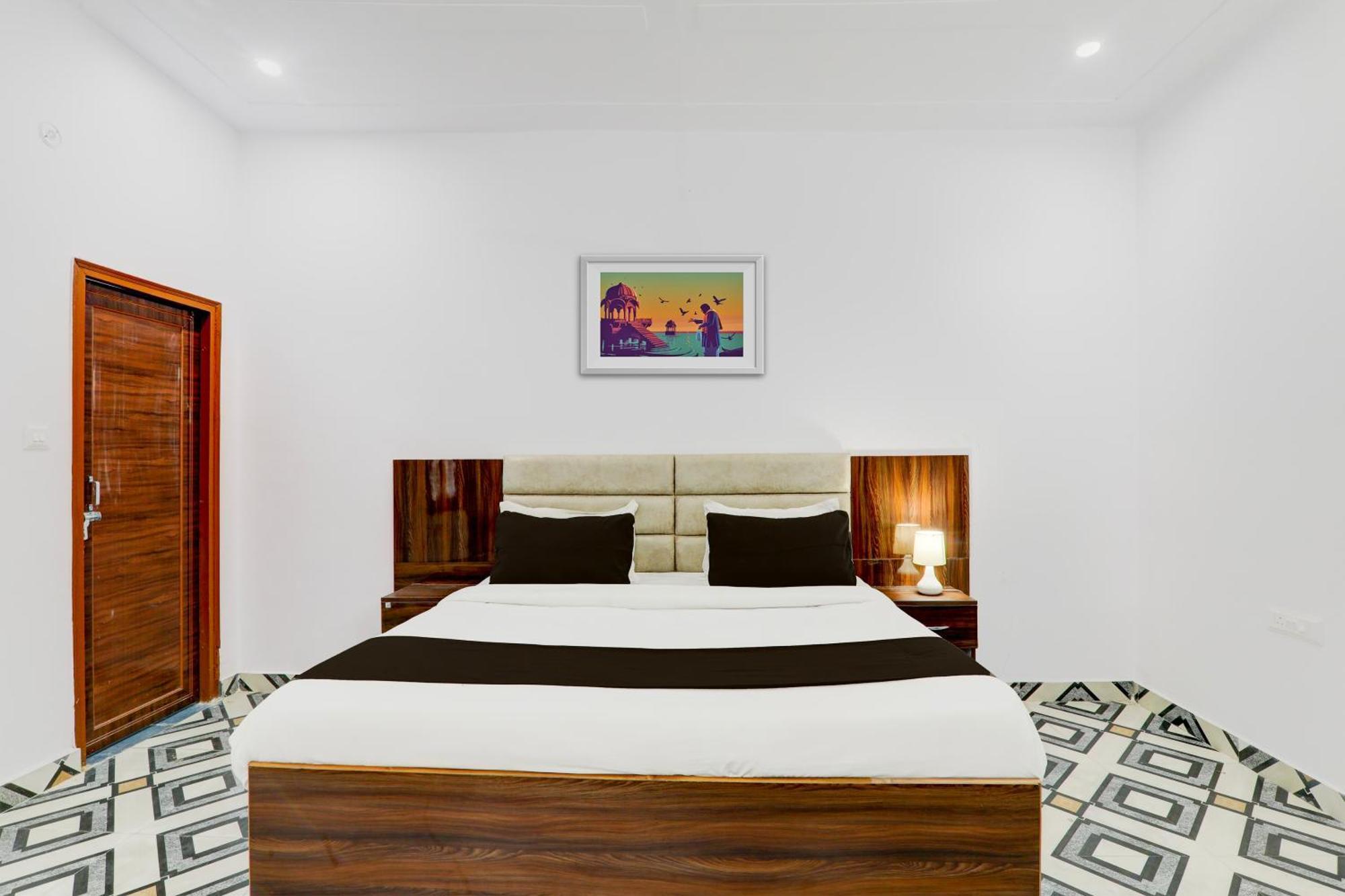 Hotel O White House Hasanganj Екстериор снимка