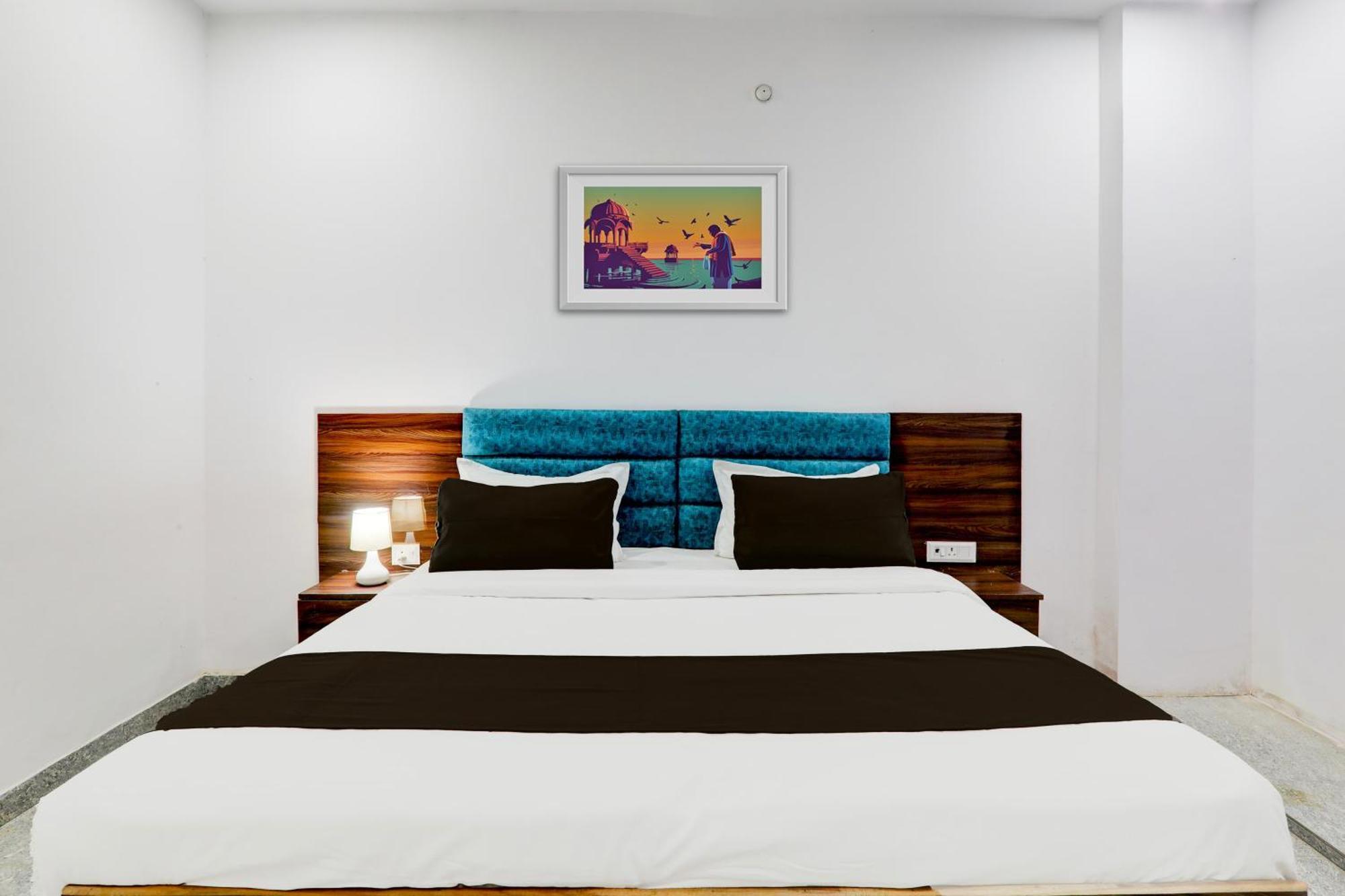 Hotel O White House Hasanganj Екстериор снимка