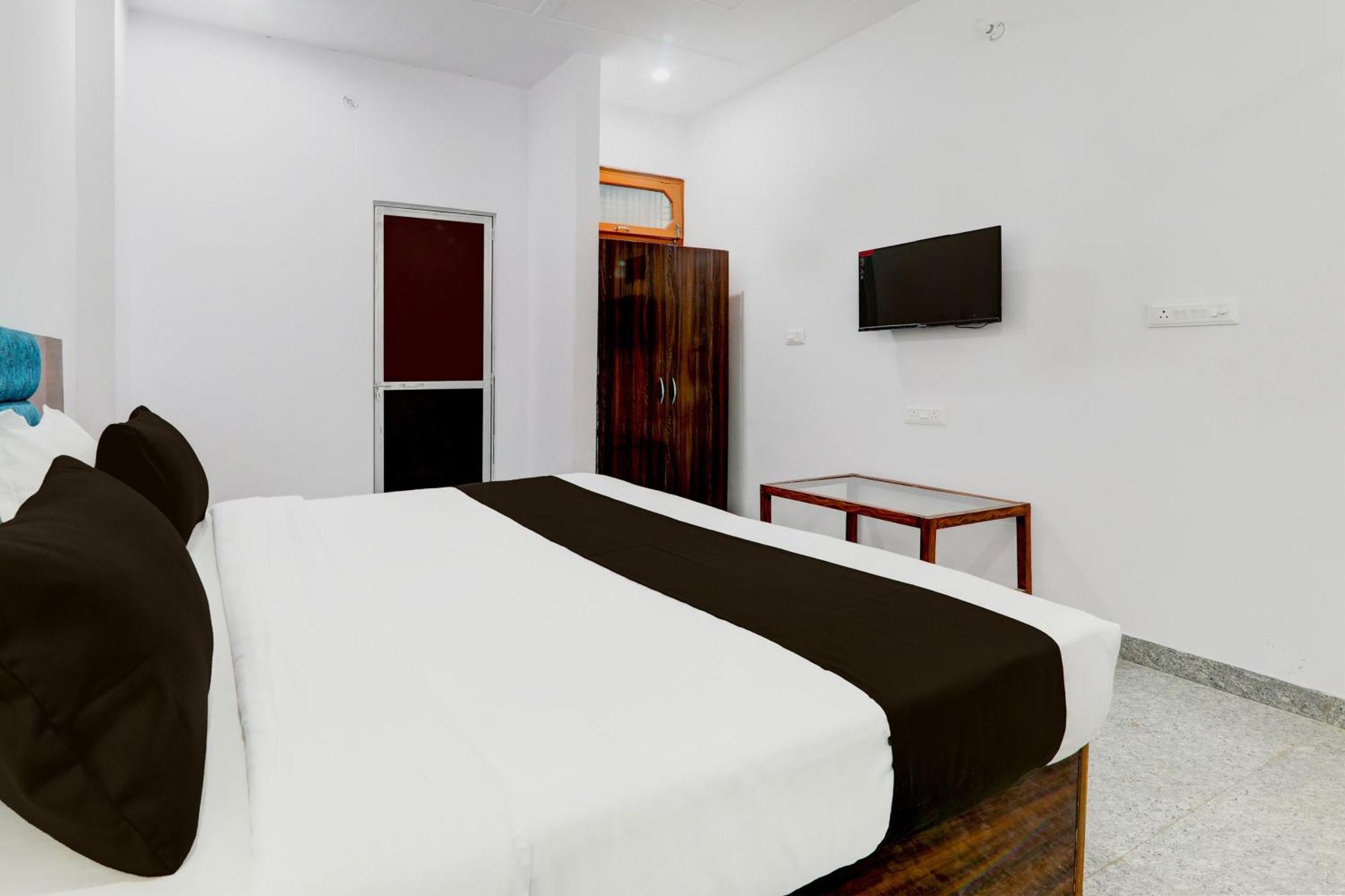 Hotel O White House Hasanganj Екстериор снимка