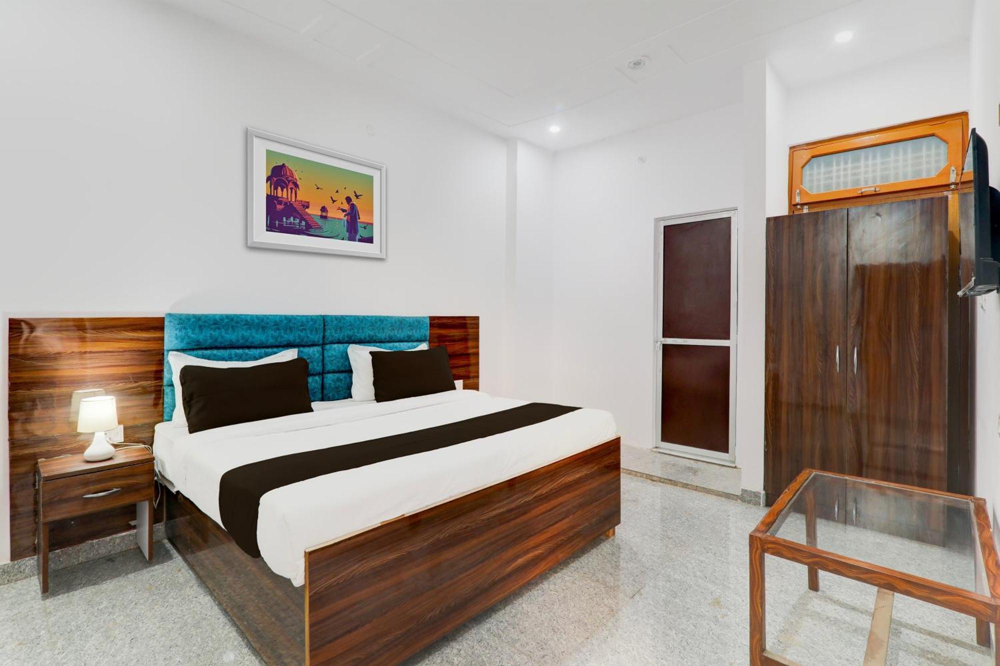 Hotel O White House Hasanganj Екстериор снимка